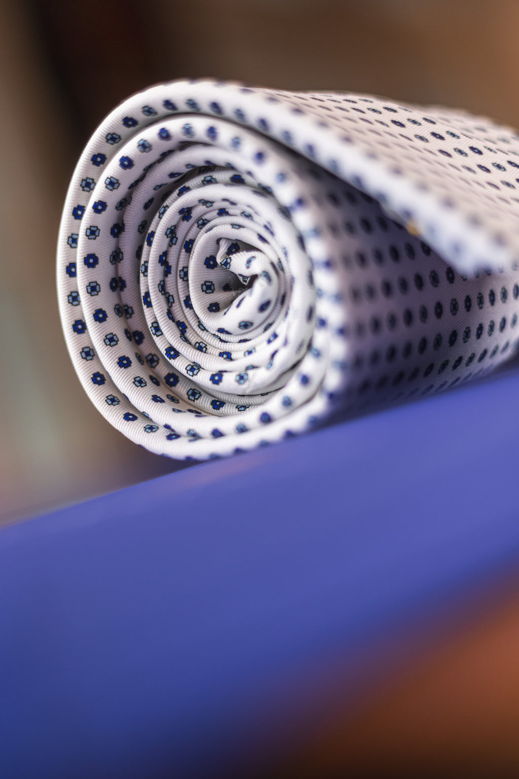 Caracciolo White Flowers Tie