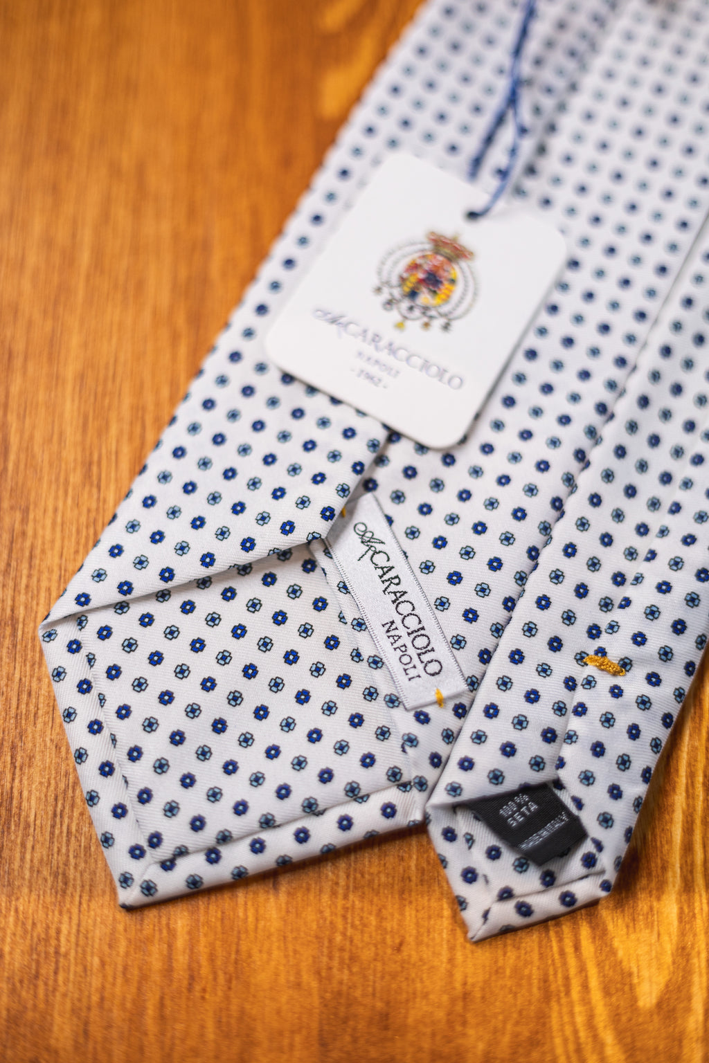 Caracciolo White Flowers Tie