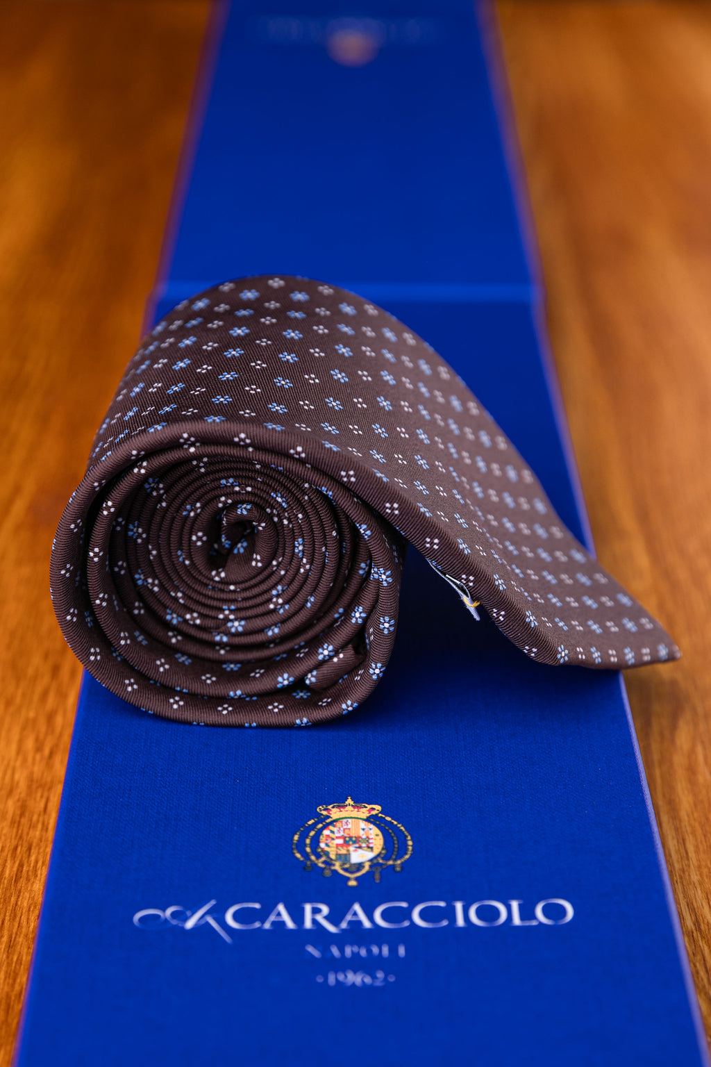 Krawat Caracciolo Light Brown Blue Flowers
