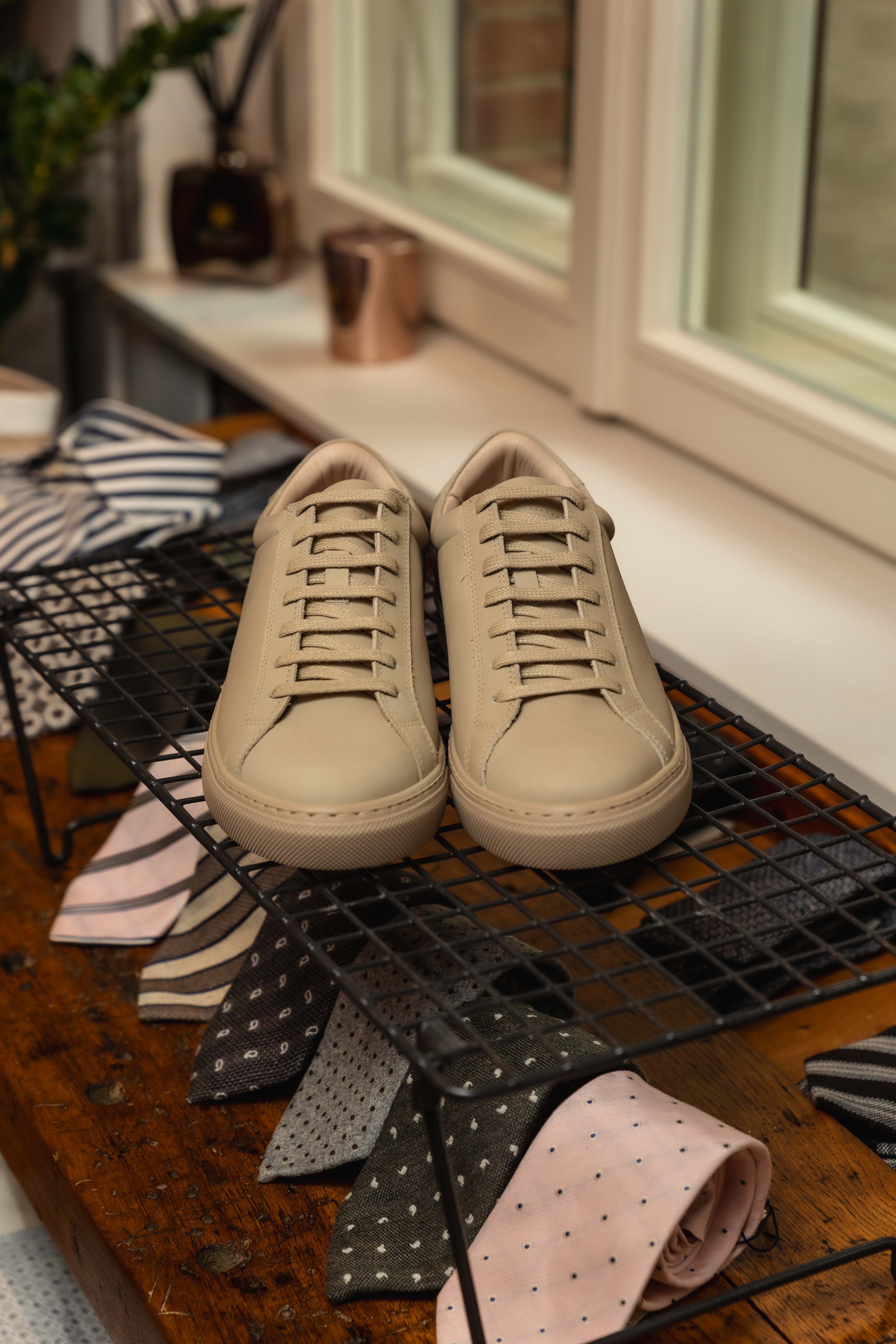Sneakersy Suitsupply Beżowy Nubuk