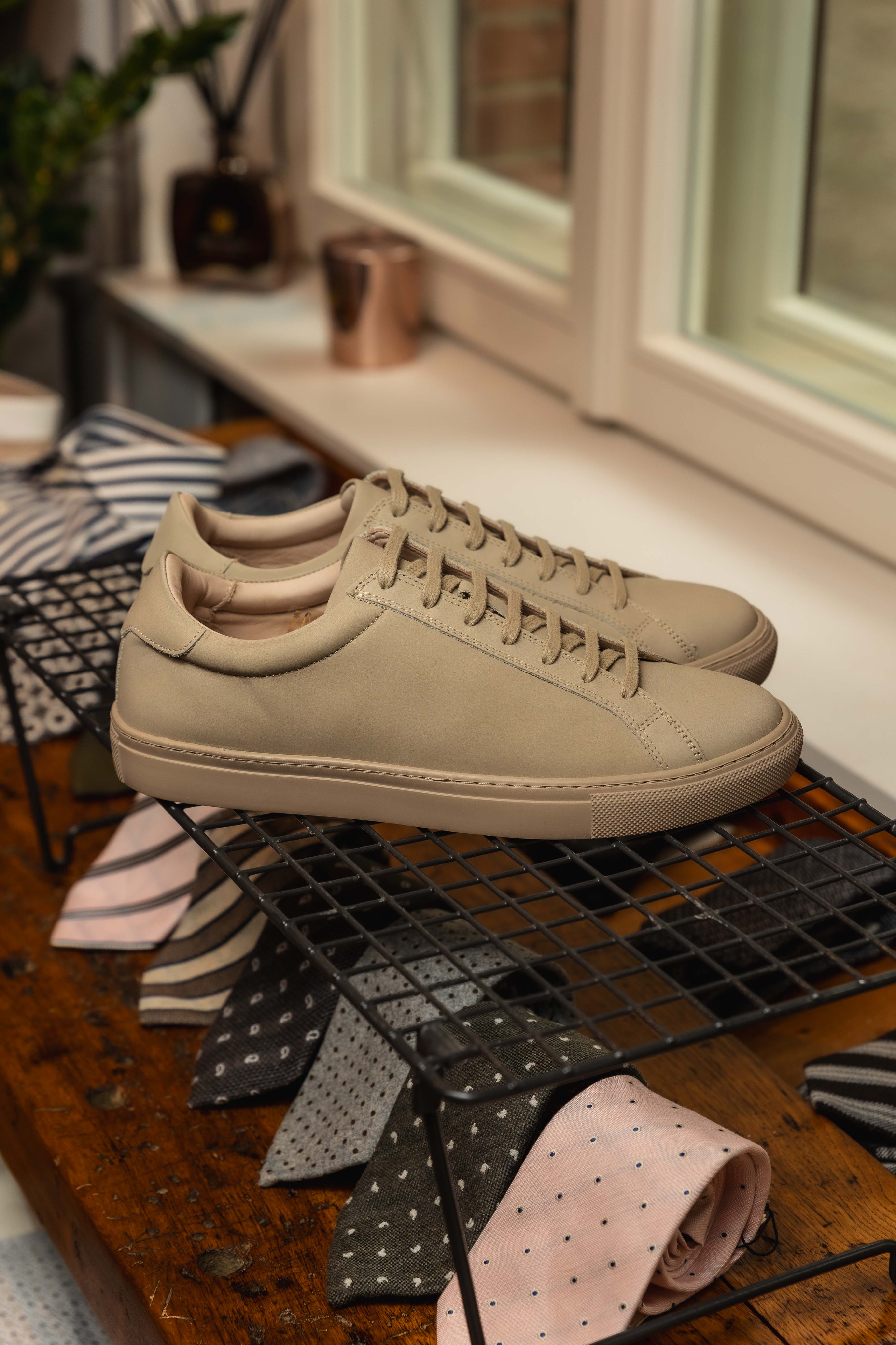 Sneakersy Suitsupply Beżowy Nubuk