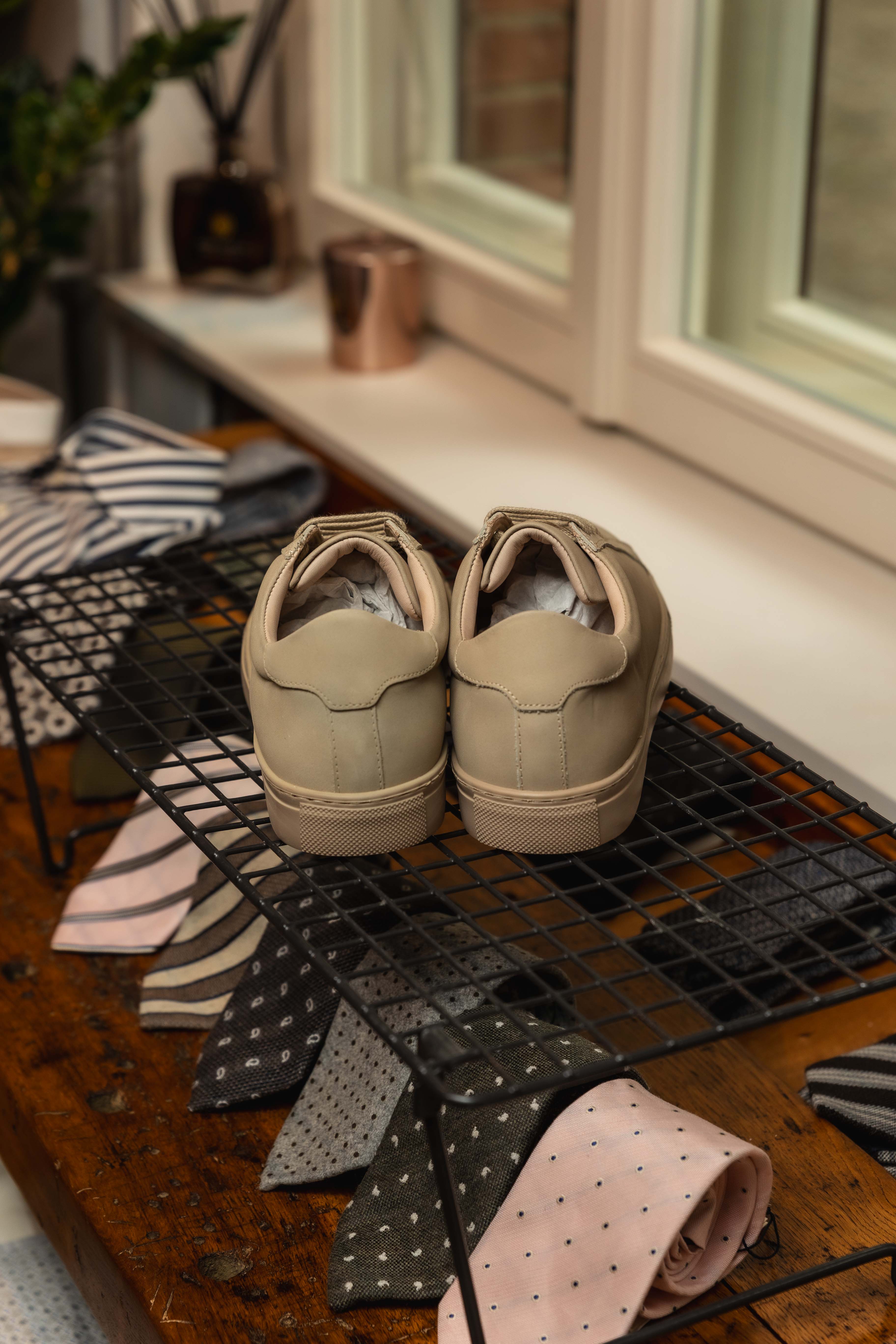Sneakersy Suitsupply Beżowy Nubuk