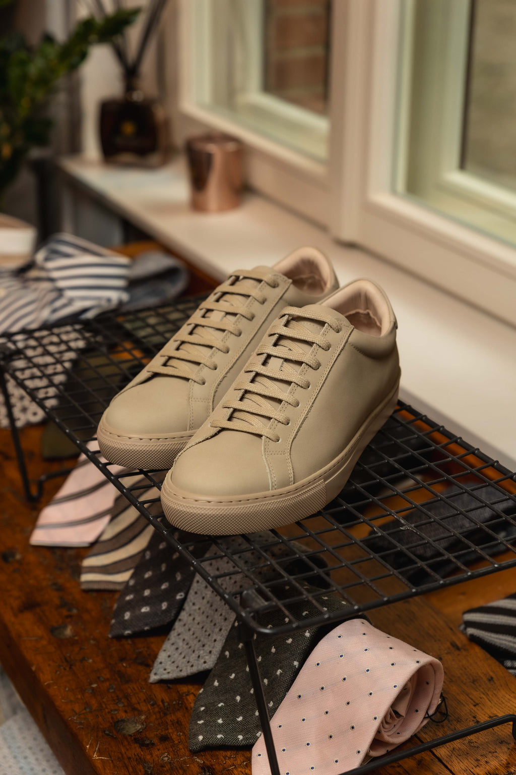 Sneakersy Suitsupply Beżowy Nubuk