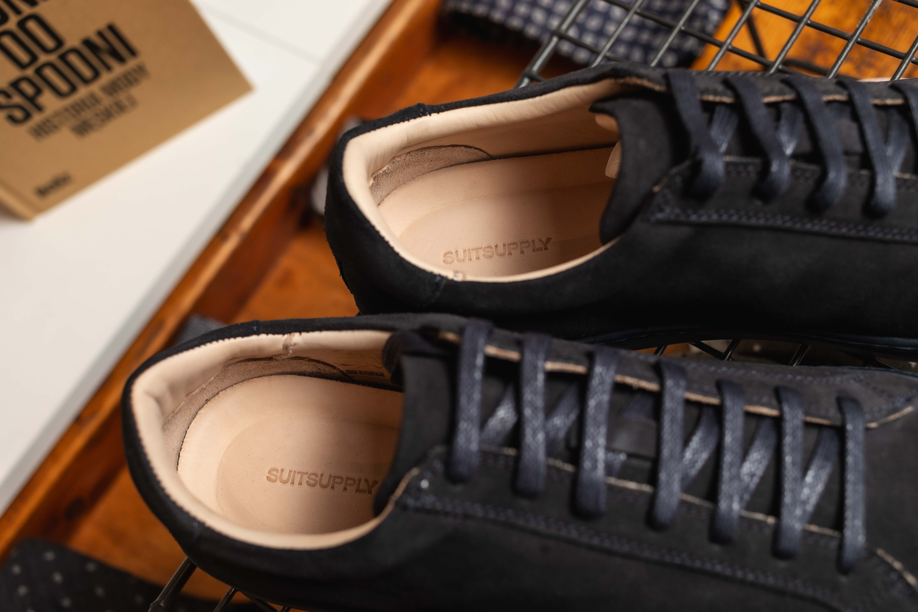 Sneakersy Suitsupply Granatowy Zamsz