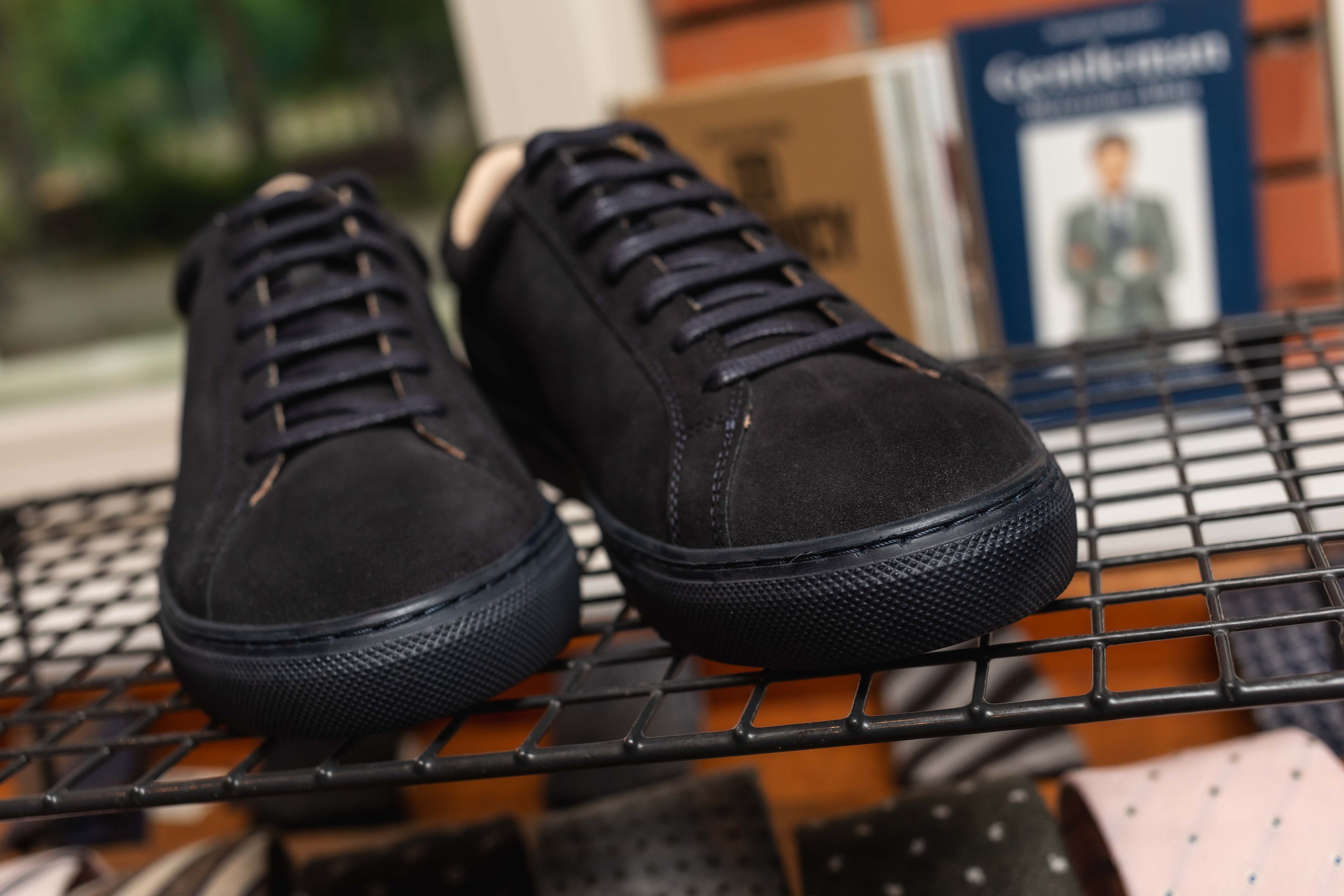 Sneakersy Suitsupply Granatowy Zamsz
