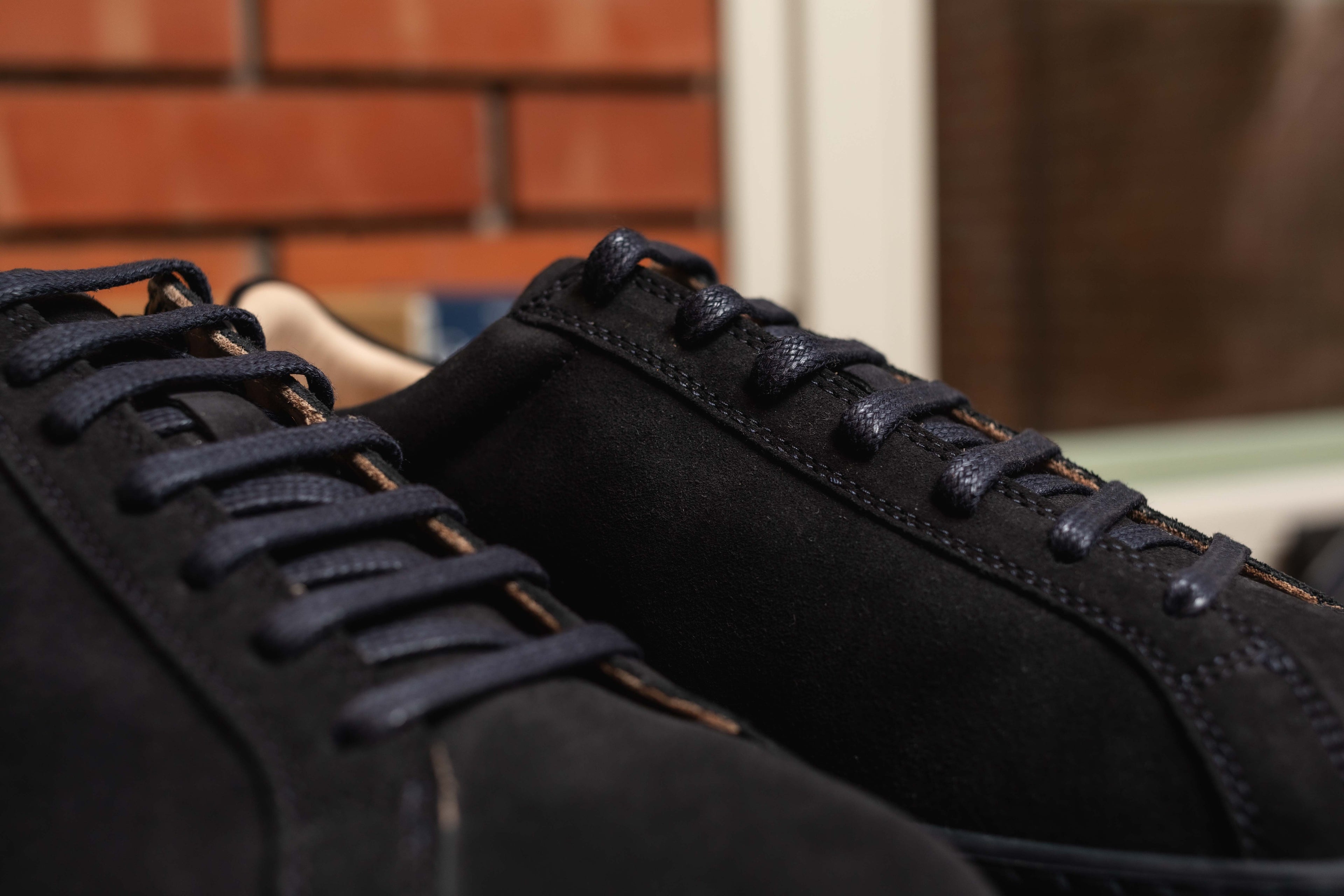 Sneakersy Suitsupply Granatowy Zamsz